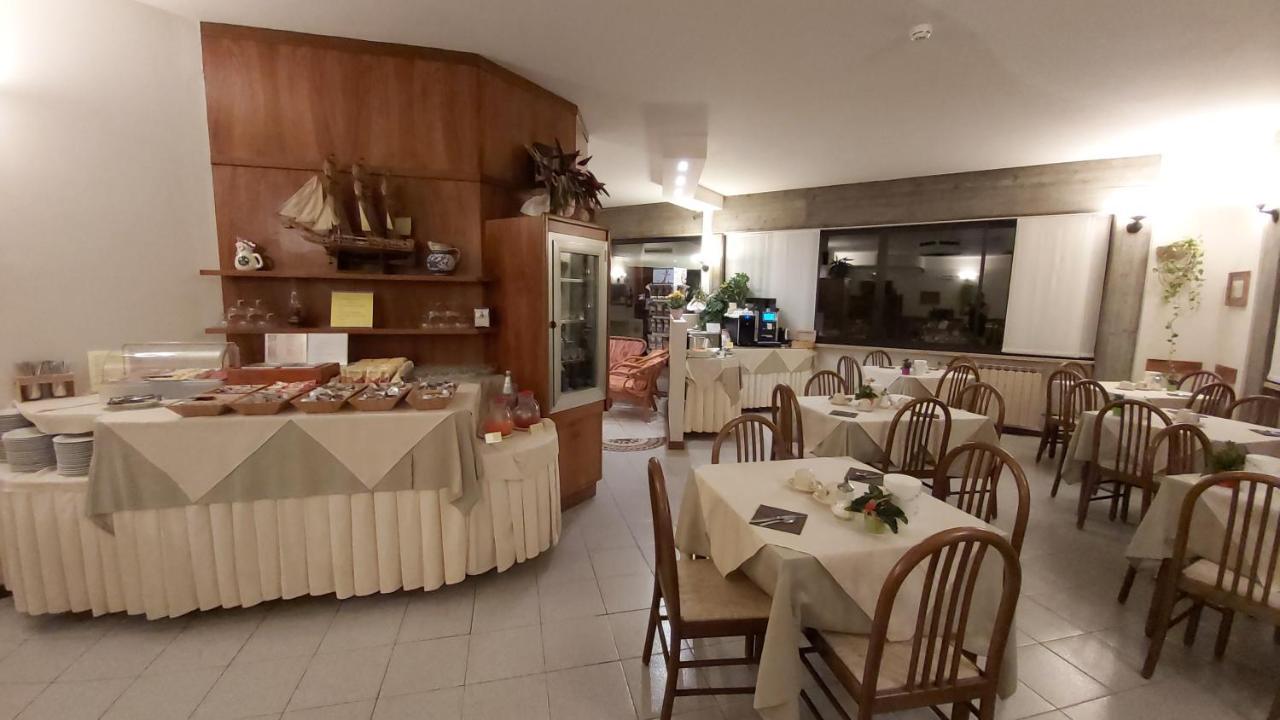 Albergo Al Cacciatore Desenzano del Garda Exterior foto