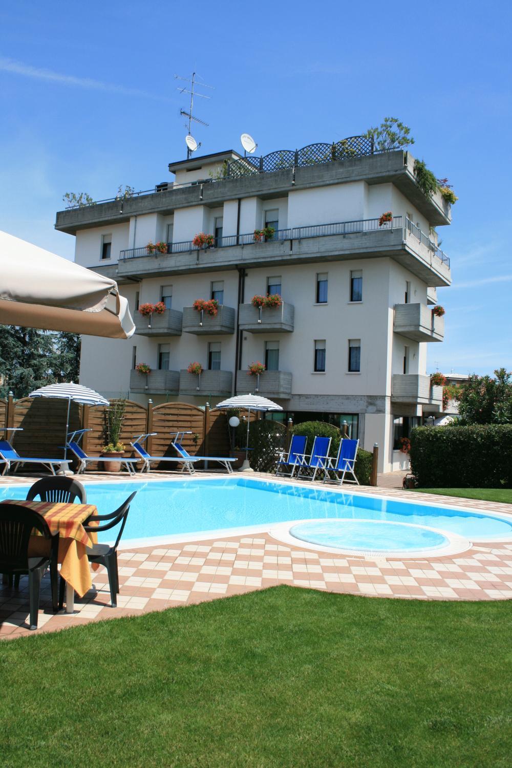 Albergo Al Cacciatore Desenzano del Garda Exterior foto