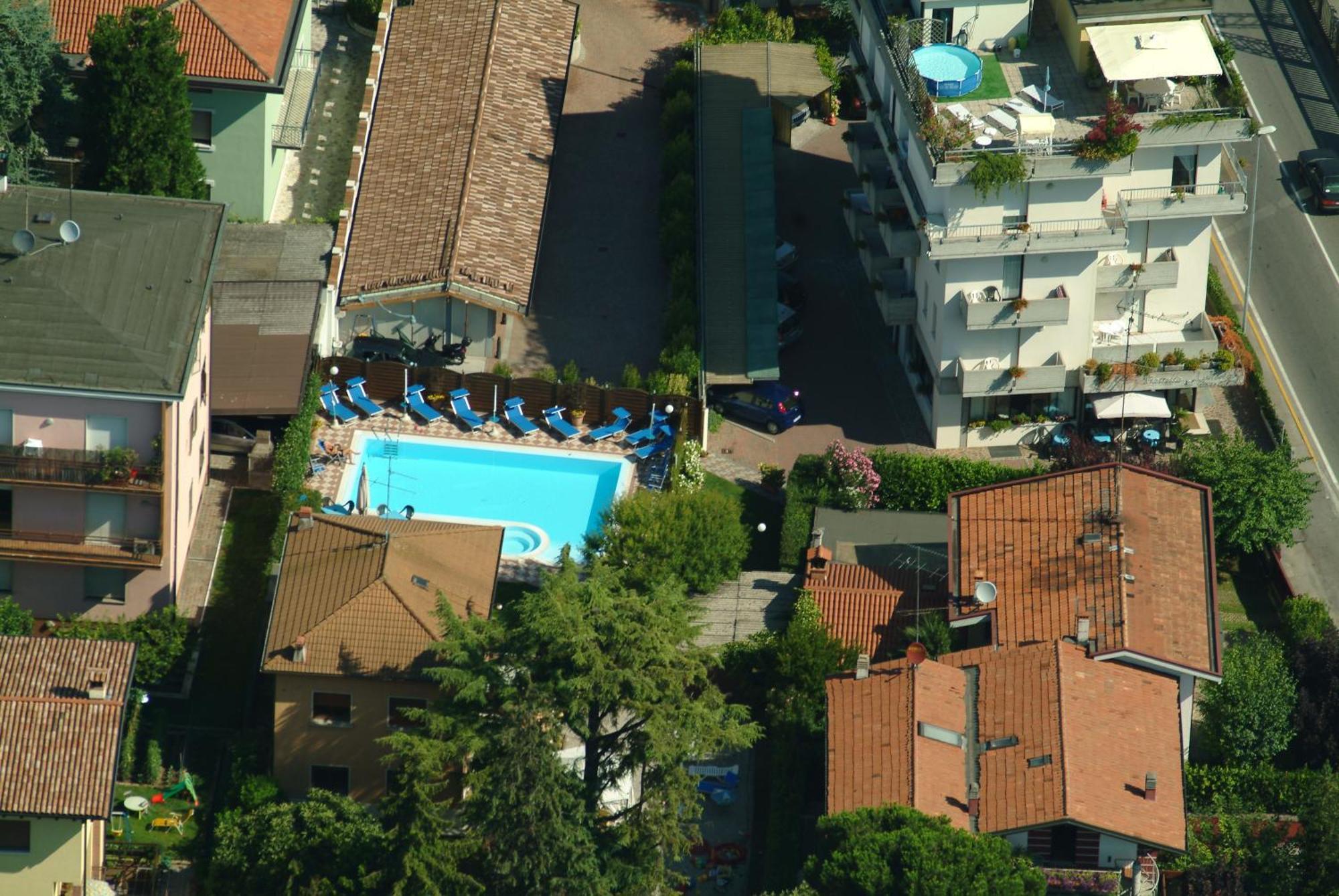 Albergo Al Cacciatore Desenzano del Garda Exterior foto