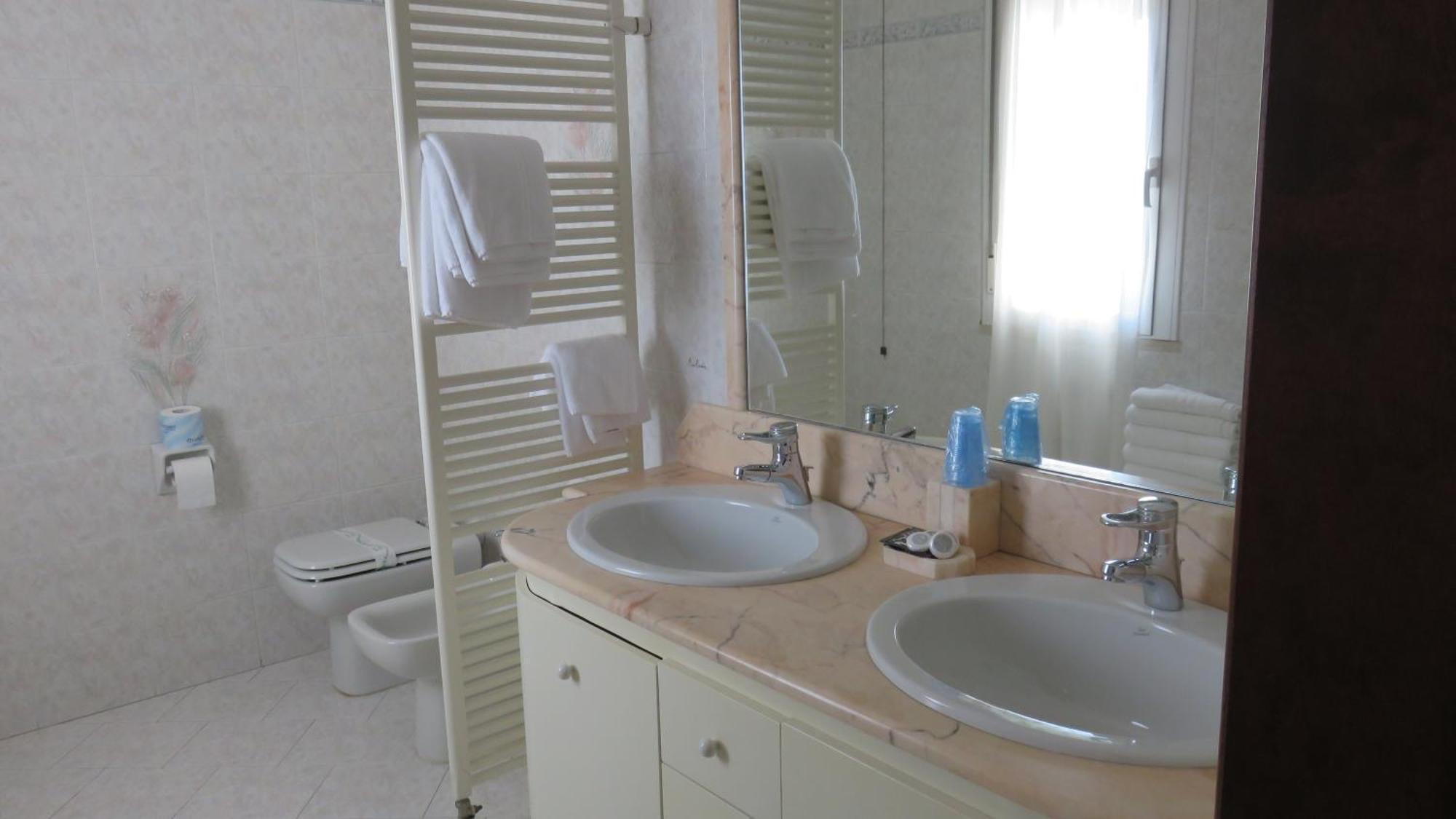 Albergo Al Cacciatore Desenzano del Garda Exterior foto